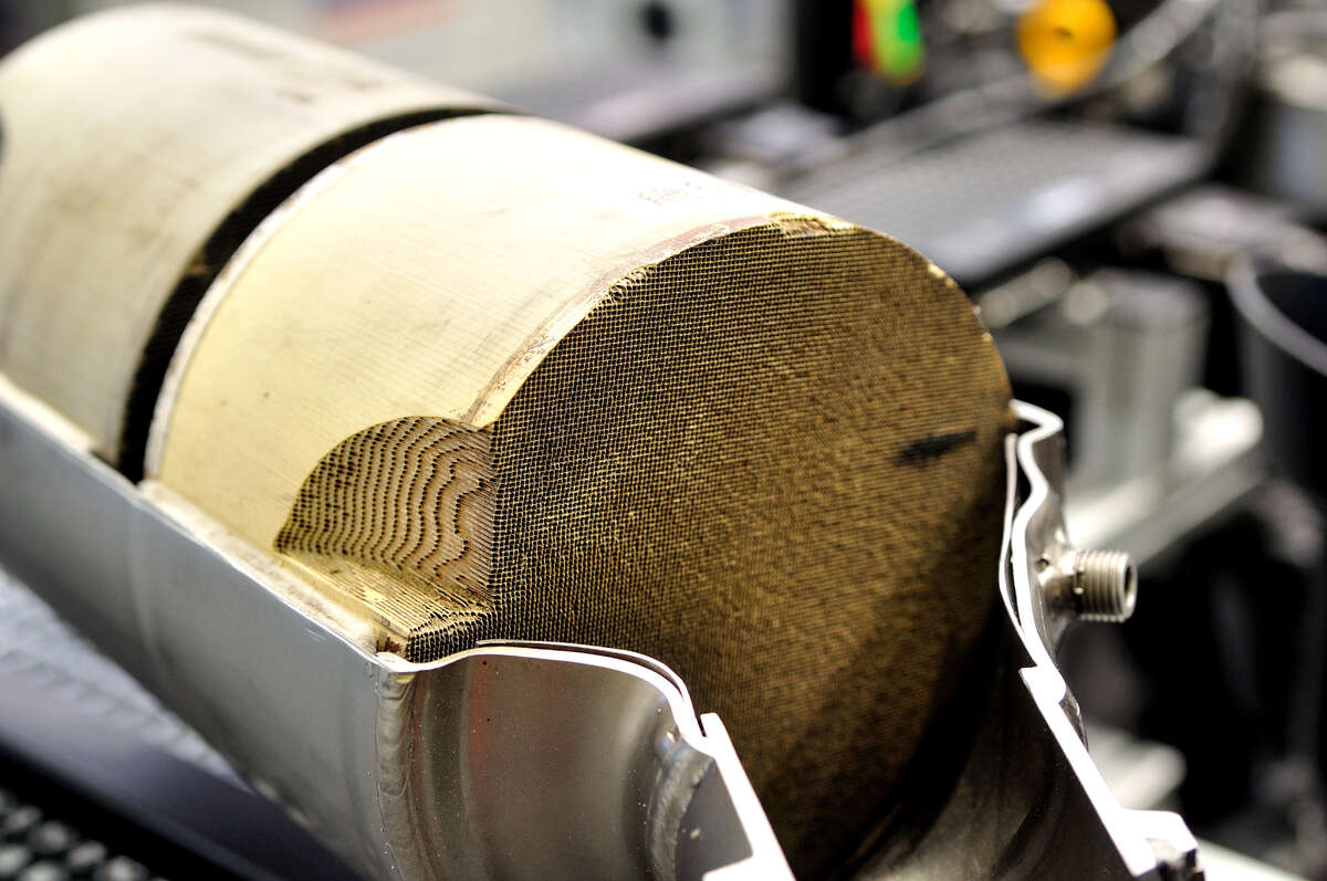 Expert view:Why now is the right time to invest in a handheld XRF for catalytic converter analysis